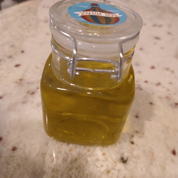 Manifest It Oil - Picture 3 of 3